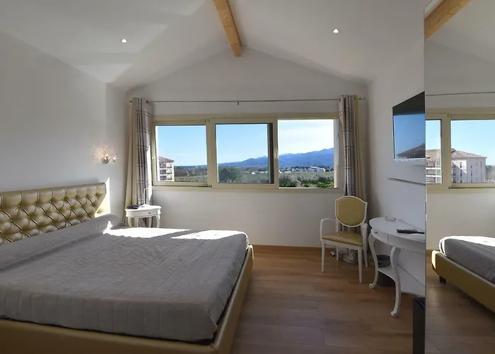 Hotel Castellu Rossu