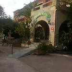 Hotel Castellu Rossu