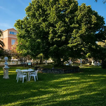 فندق Castellu Rossu 3*