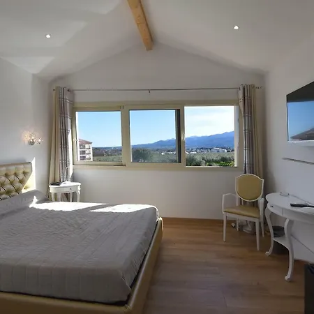 Hotel Castellu Rossu